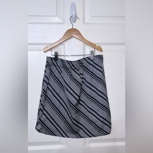 Women’s Ann Taylor Skirt (S:XS)